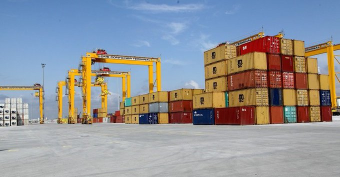Ports à conteneurs