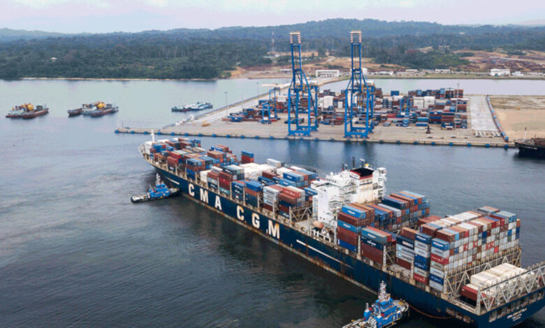 Port de Kribi au Cameroun