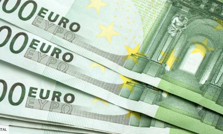 Des billets de Euros, monnaie française